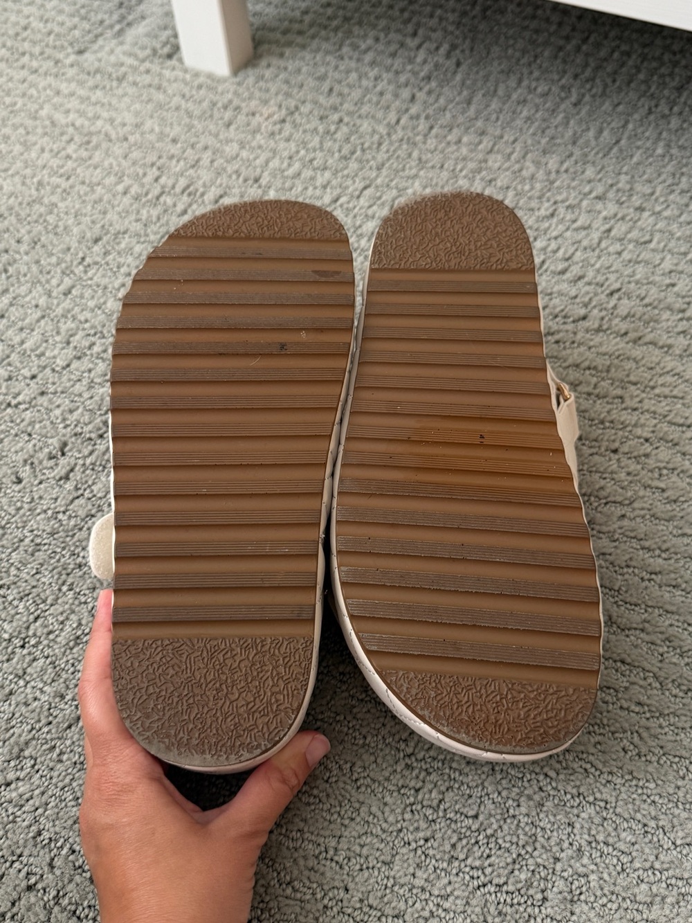 Steve Madden Cream Platform Sandals with Gold Hardware - Picture 4 of 6